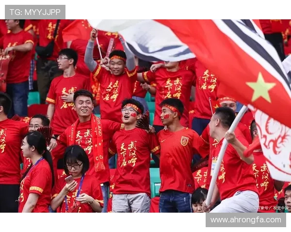 国足热身赛逆转取胜年轻球员闪耀全场展现备战世预赛强劲信心 国足热身赛逆转取胜年轻球员闪耀全场展现备战世预赛强劲信心