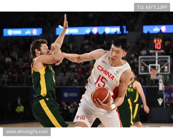 中国男篮力克澳大利亚晋级世界杯四强，展现全新竞技水平与团队默契