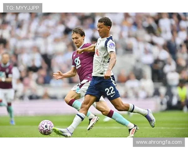 伯恩利足球俱乐部历史沿革与未来发展战略分析