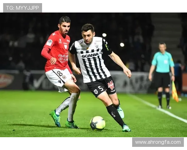 昂热俱乐部崛起之路:从法甲边缘球队到国际赛场新星的蜕变 昂热俱乐部崛起之路:从法甲边缘球队到国际赛场新星的蜕变